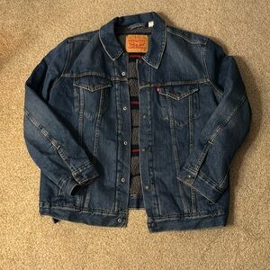 Retro Levi’s denim jacket – Sherpa lined